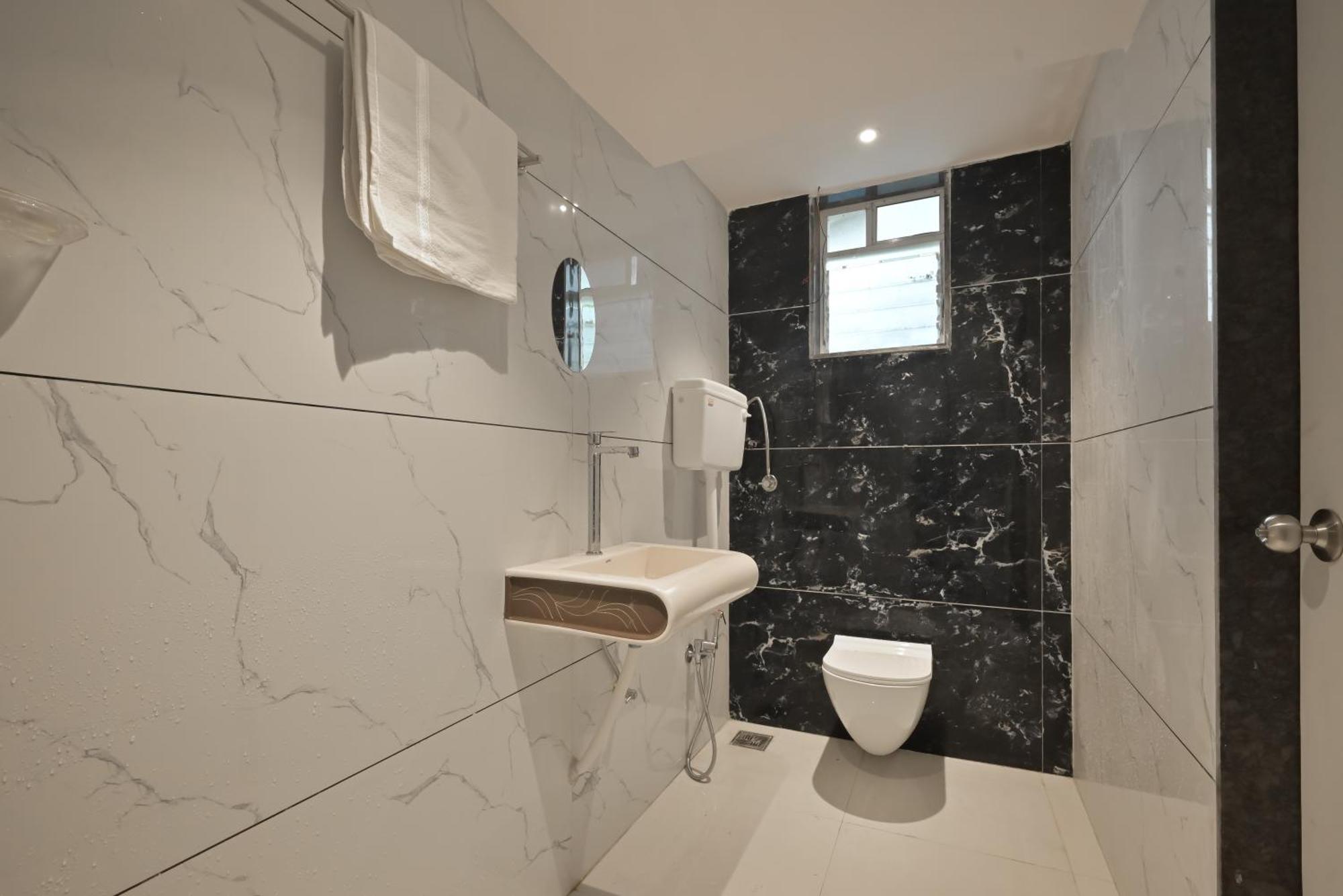 Empyrean Stay Ll 3Bhk Ll Marshall Villa Ll Large Pool Ll Ac Ll โลนาวาลา ภายนอก รูปภาพ
